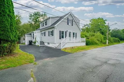 57 Victoria St, Dartmouth, MA 02747