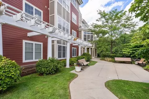 35 Commonwealth Ave #111, Chestnut Hill, MA 02467