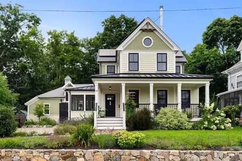 15 Richview St, Dorchester Center, MA 02124