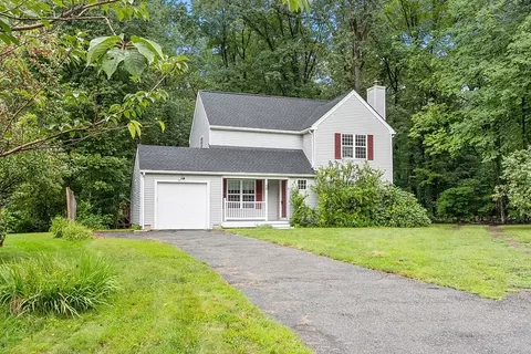 10 Blueberry Ln, Hudson, MA 01749