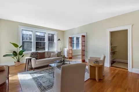 44 Saint Paul St #3, Brookline, MA 02446