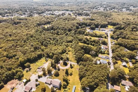 2 Monroe St, Westport, MA 02790