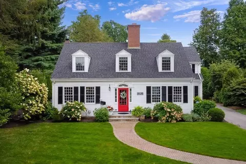 34 Longview Rd, Reading, MA 01867
