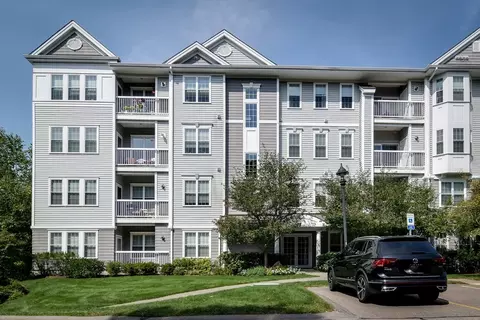 13 Morgan Dr #109, Natick, MA 01760