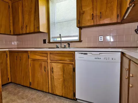 956 Robeson St, Fall River, MA 02720 photo 26