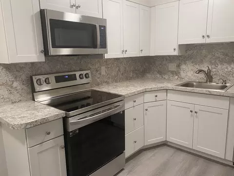 7 Chapel Hill Dr #7, Plymouth, MA 02360