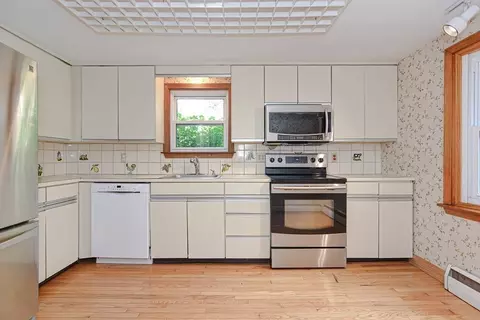 116 High Plain St, Walpole, MA 02081 photo 2