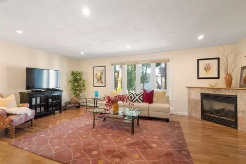 174 Adams St #5, Newton, MA 02458