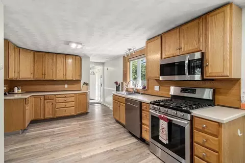 62 Hudson Rd, Stow, MA 01775 photo 6