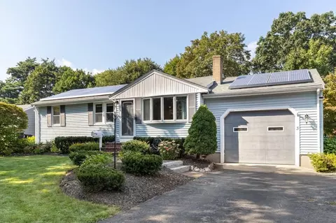3 Lothrop St, Easton, MA 02356