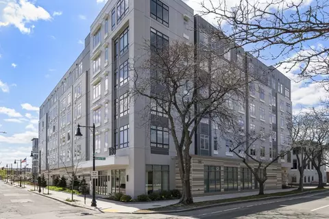 180 Telford St #502, Boston, MA 02135