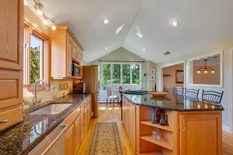 121 Reservoir St, Needham, MA 02494 photo 5