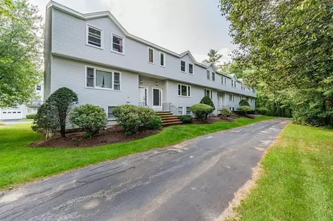 10 Villa Roma Dr #10, Tewksbury, MA 01876