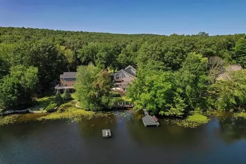 98 Gladding Ln, Sturbridge, MA 01518 photo 2