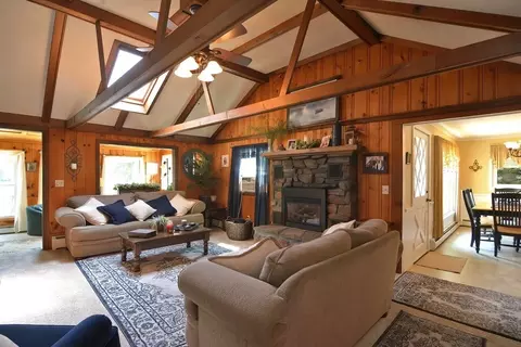 98 Gladding Ln, Sturbridge, MA 01518 photo 9