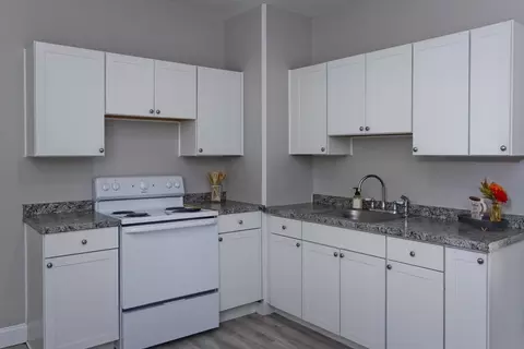 126-128 Lowell St, Springfield, MA 01107 photo 5