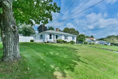 8 Konkel Dr, Dudley, MA 01571