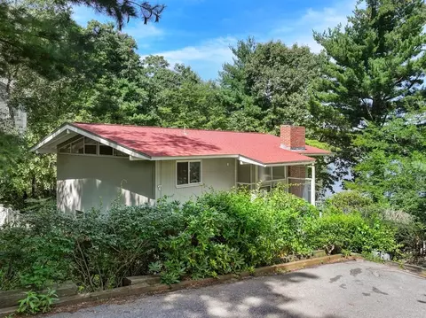 7 Bacon St, Wellesley, MA 02482 photo 3
