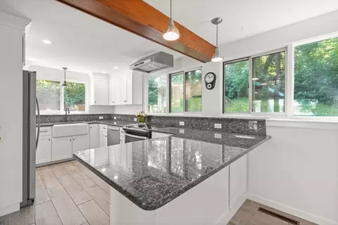 7 Bacon St, Wellesley, MA 02482 photo 9