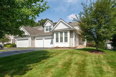8 Linkside Ct #8, Northbridge, MA 01534