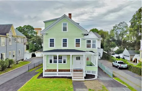 134 W Foster St #2, Melrose, MA 02176