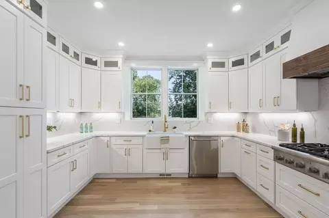 21 Jayne Rd, Needham, MA 02494 photo 9