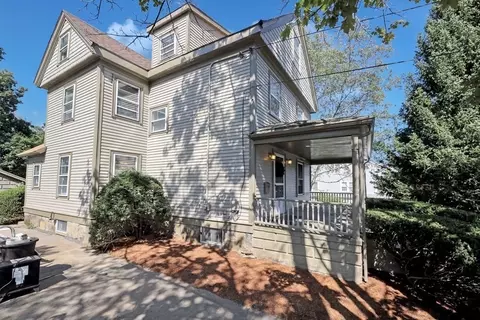 21 Border St, Dedham, MA 02026 photo 4