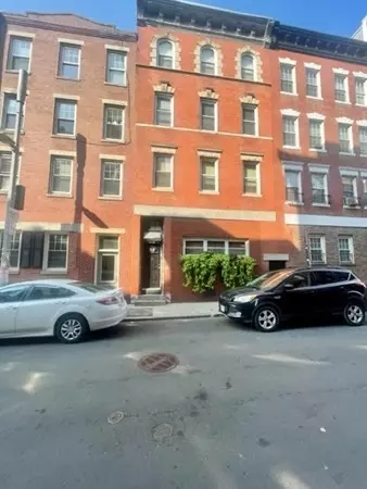 13 Cooper St, Boston, MA 02113
