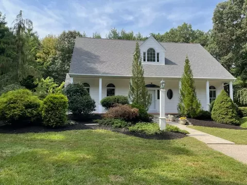 195 High St, Uxbridge, MA 01569
