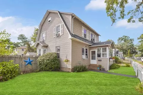 68 Savoy Ave, Springfield, MA 01104
