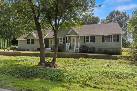 48 Fern Ave, Amesbury, MA 01913