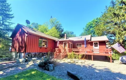 66 Fairlawn Ave, Haverhill, MA 01830
