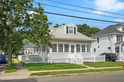 149 Lynn St, Peabody, MA 01960