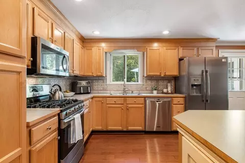 60 Boardman Ln, Attleboro, MA 02703 photo 8