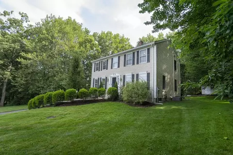 10 Hillside Ave, Clinton, MA 01510