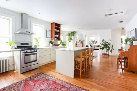 112 Berkshire St #3, Cambridge, MA 02141