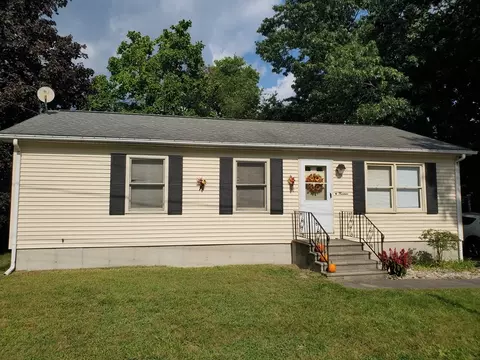 14 Sampson St, Leominster, MA 01453