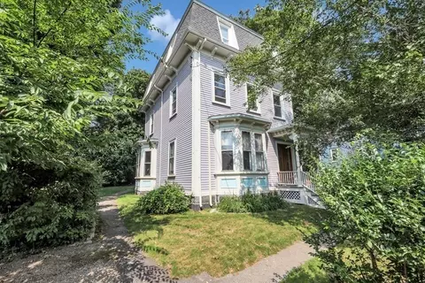 17 Oakdale St #2, Boston, MA 02130