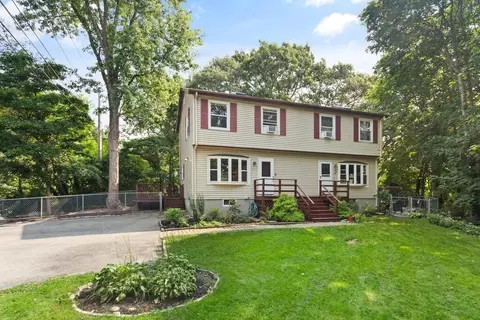 101 Gloucester Ave #2, Gloucester, MA 01930