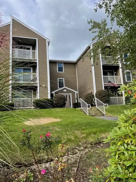 3 Marc Dr #3C, Plymouth, MA 02360