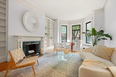 242 Marlborough St #2, Boston, MA 02116