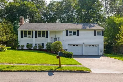 63 Hillside Dr, Shrewsbury, MA 01545