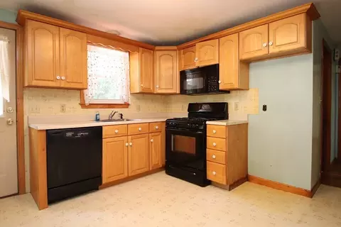 19 Freeman Ave, Saugus, MA 01906 photo 3