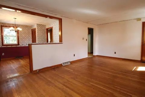 19 Freeman Ave, Saugus, MA 01906 photo 9