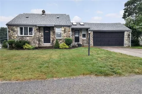 133 Vineyard Ave, Cumberland, RI 02864
