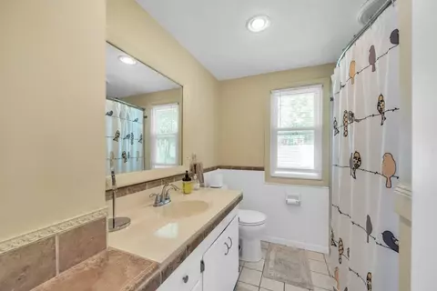 60 Westbrook Dr, Springfield, MA 01129 photo 17