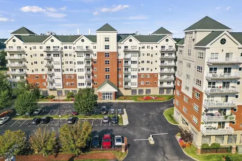 527 Pawtucket Blvd #401, Lowell, MA 01854