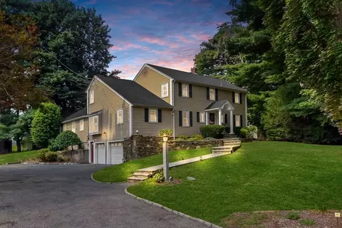 18 Wheeler Ln, Natick, MA 01760