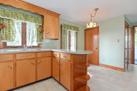 46 Linehan St, Lawrence, MA 01841 photo 3