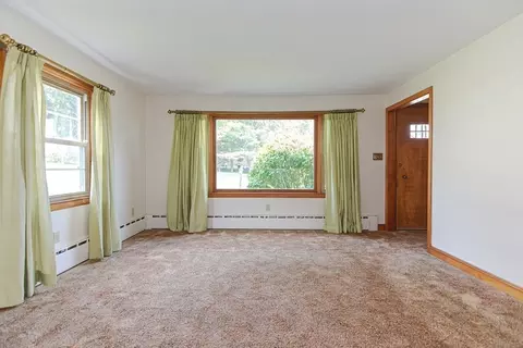 46 Linehan St, Lawrence, MA 01841 photo 8